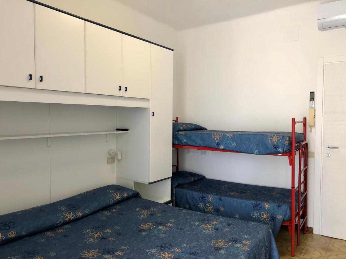 Albergo Elena Garni Caorle Exterior foto