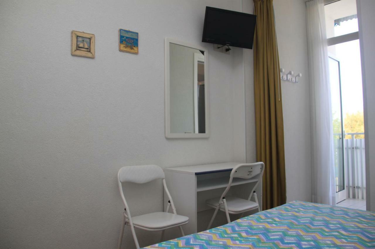 Albergo Elena Garni Caorle Exterior foto
